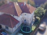 Budaörs Совмещенный дом 7