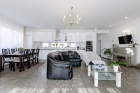 Nagytarcsa Family House 8