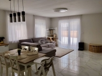 Tököl 家庭别墅 11