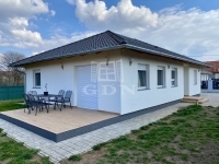 Tököl 家庭别墅 2