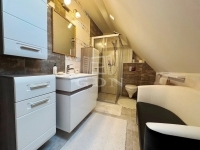 Tököl Family House 13