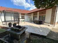 Vác Casa Familiala 44