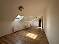 Vác Casa Familiala 28