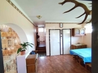 Nézsa Family House 13