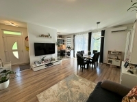 Vácrátót Совмещенный дом 0