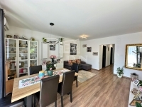 Vácrátót Совмещенный дом 1